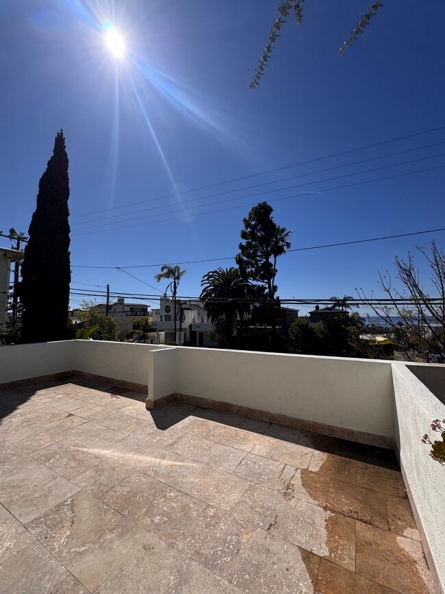 Building Photo - 1734 Prospect Ave