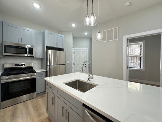 Photo - 452 W Belden Ave Unit 17
