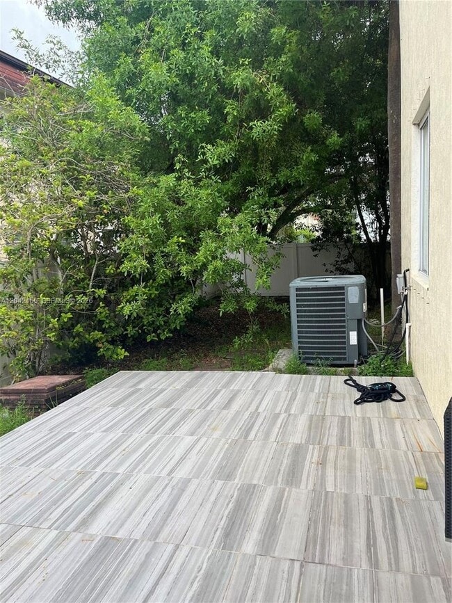 Photo - 5347 SW 40th Ave