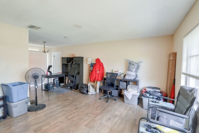 Photo - 3086 Bluebrook Dr