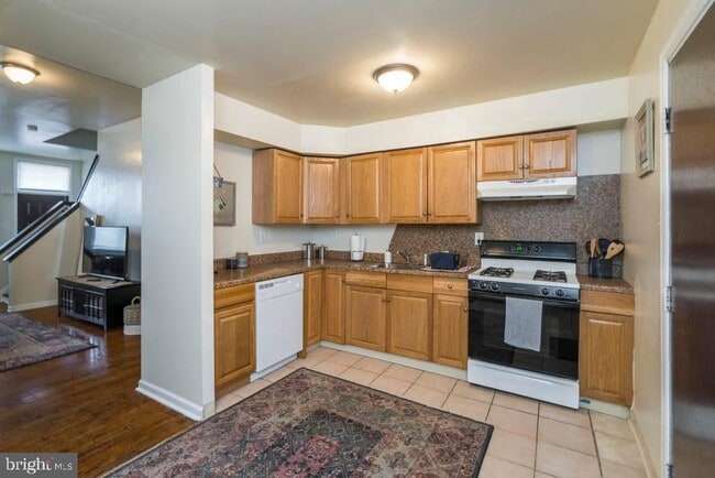 Photo - 1619 Master St