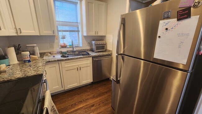 Photo - 2009 Commonwealth Ave