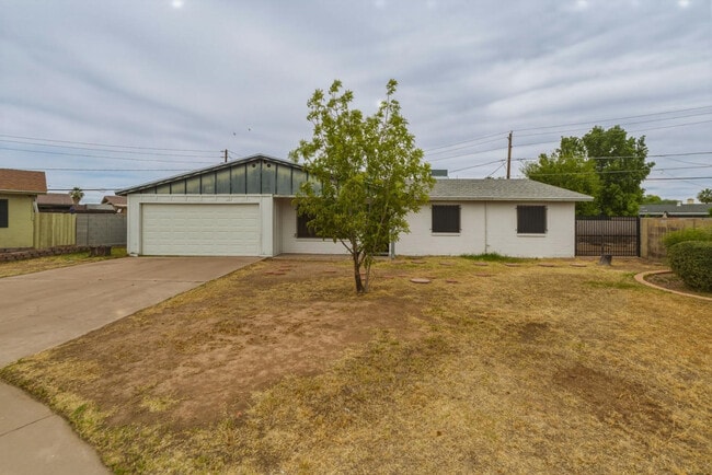 Building Photo - 3636 W Keim Dr