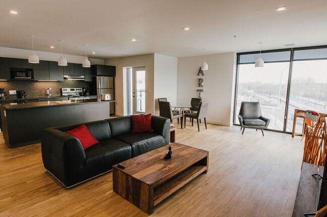 Building Photo - 221 Stradbrook Ave Unit ID1223072P