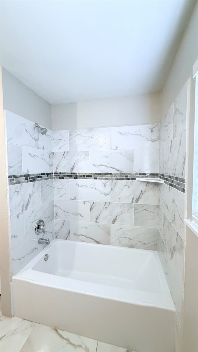 Building Photo - 11119 Atwell Dr