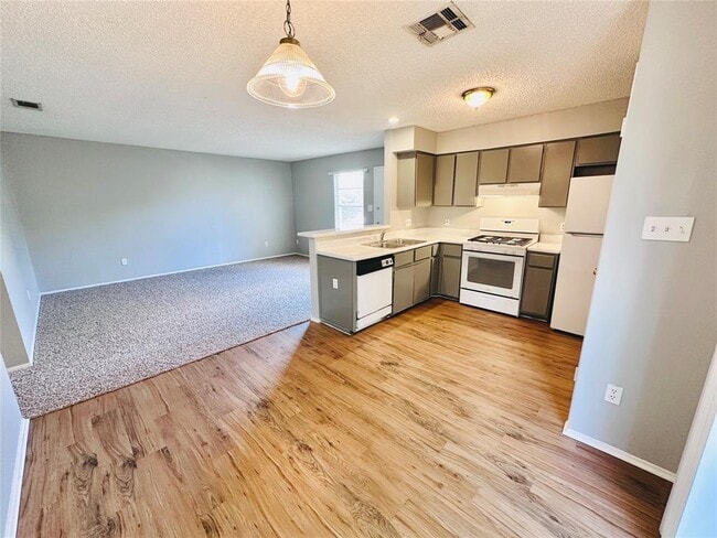 Building Photo - 4901 Merritt Cir Rental