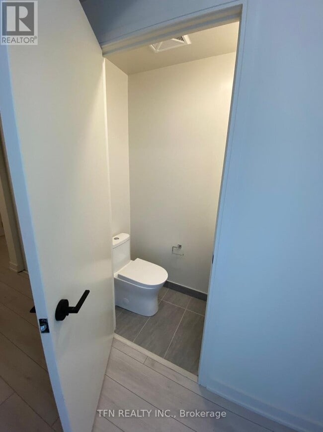 Photo - 8010 Derry Rd Unité 909