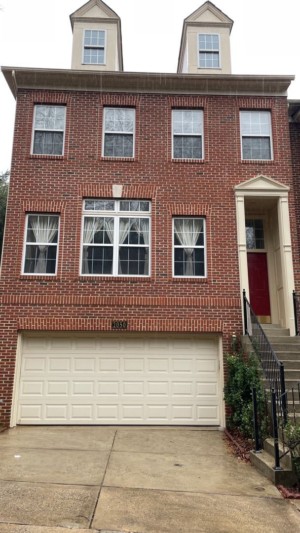 Photo - Classy 3 BR/2.5 BA EOG Townhome in Rockville!