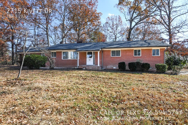 Building Photo - 2715 Kivett Dr