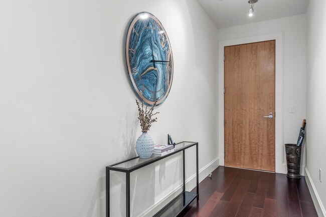 Photo - Luxury 2 Bed 1.75 Bath Furnished Downtown Seattle Condo with Stunning Views