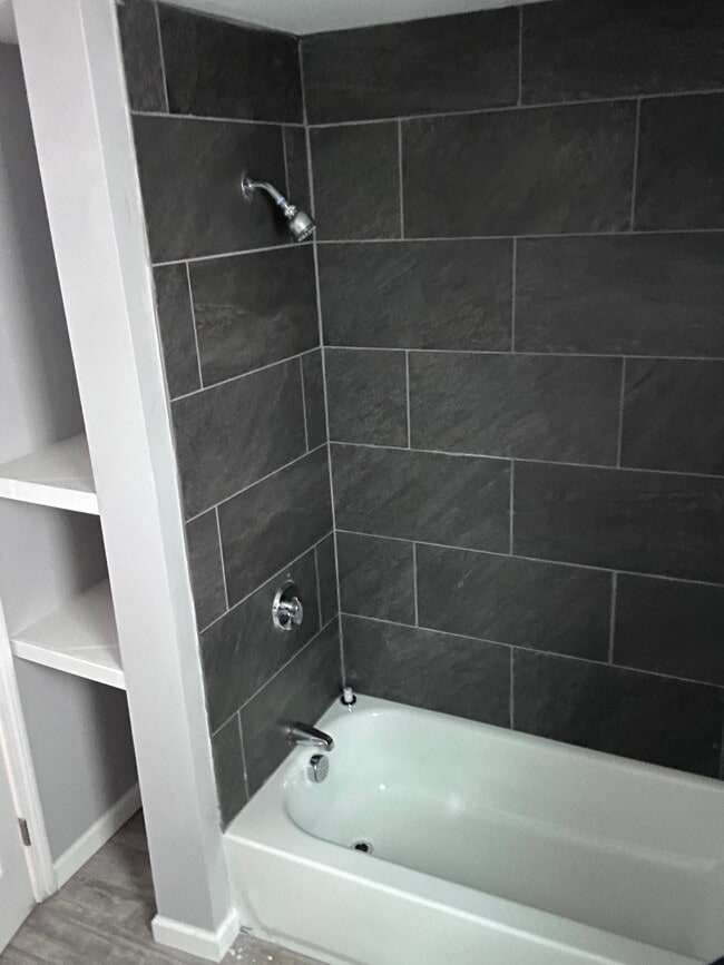 Photo - 48 Hastings St