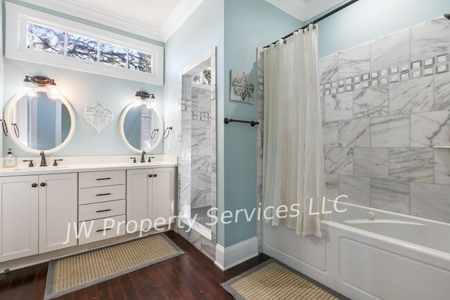 Photo - Stunning 3BR/3BA Home Near Downtown – Furnished or Unfurnished Options Available