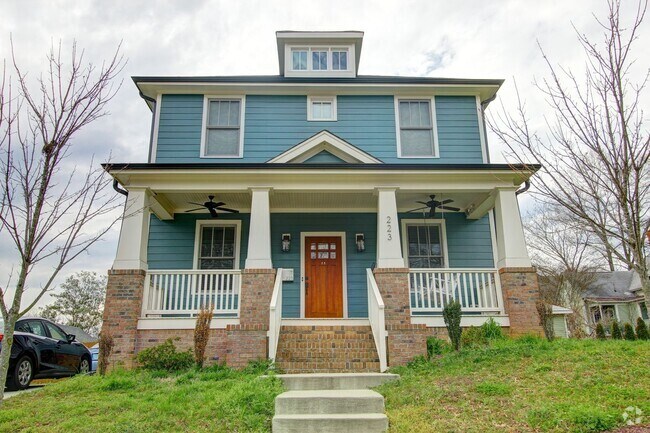 Building Photo - Beautifully Spacious 3bd/2.5ba Home Just M...