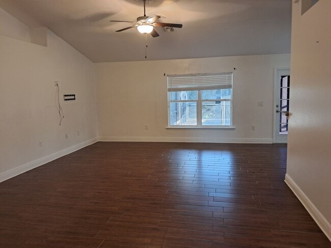 Photo - 4910 Bywood St