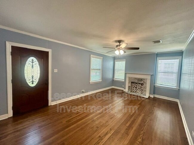 Photo - 122 E Dalzell St