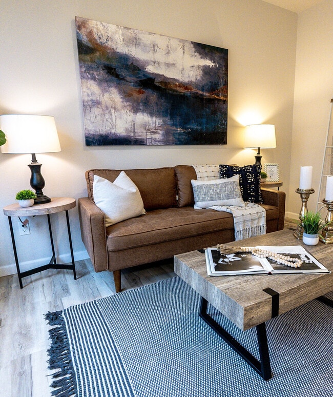 Photo - South Warner St Apts