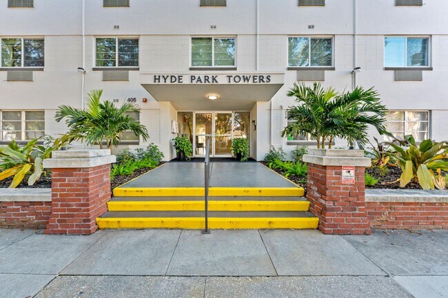 Photo - 406 W Azeele St