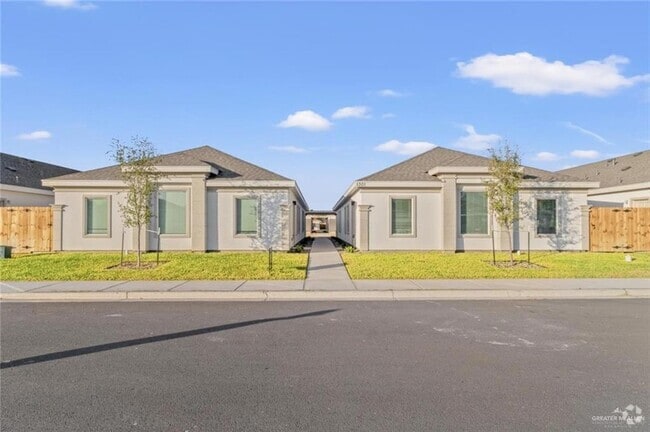 Building Photo - 1301 W Sucre Dr Unit 1 Rental
