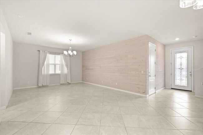 Photo - 5192 Chickadee St