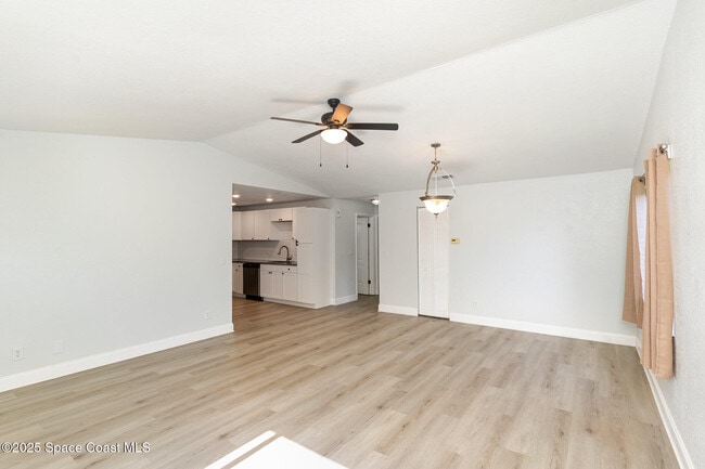 Photo - 122 Atlas Ln