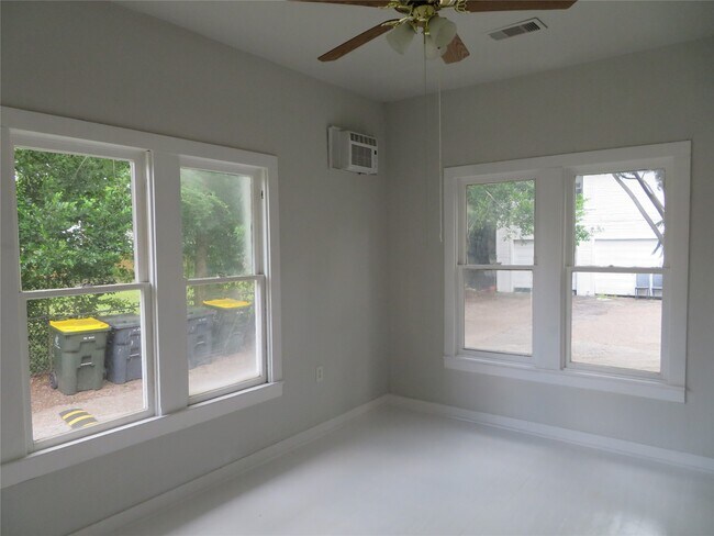 Photo - 1111 N Thompson St