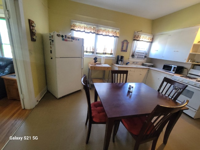 Photo - 700 W 13th St Unit 1