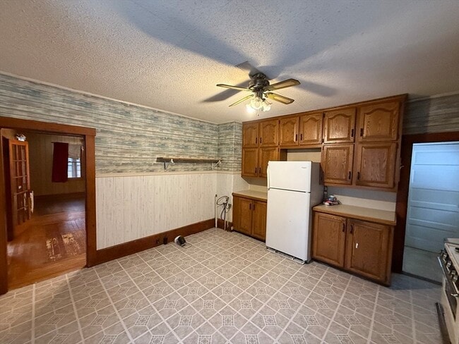 Photo - 931 Worcester Rd