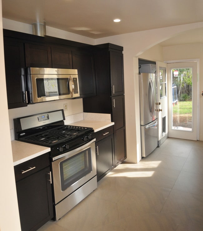 Kitchen - 3782 Meier St