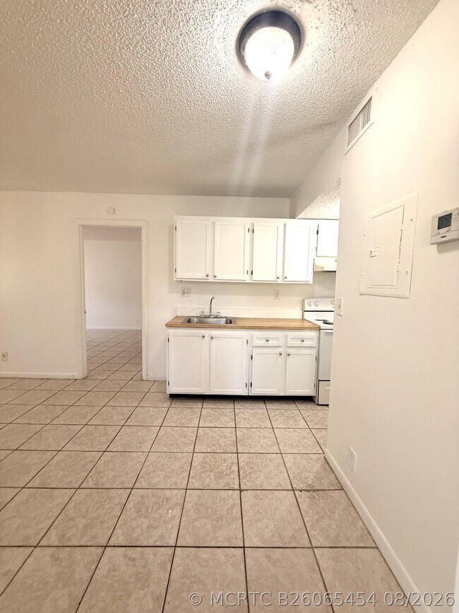 Photo - 4281 NW 19th St Unit 5