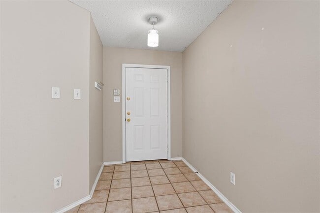 Photo - 1353 Lakeside Loop