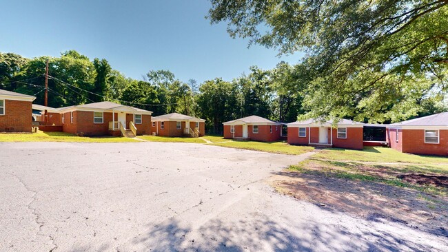 Building Photo - Two bedroom apartment for $1199 per month ... Unit 4552 Helena Street
