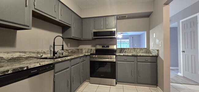 Photo - 130 E Johnson Ave