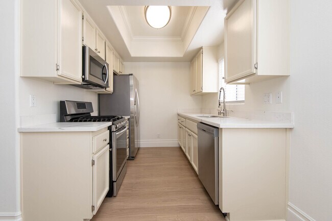 Photo - 10740 Woodbine