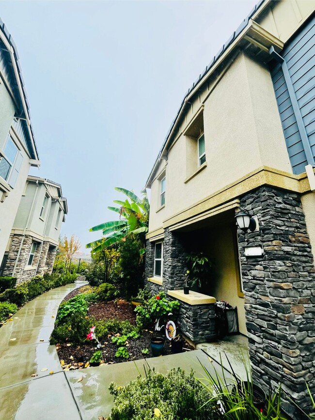 Photo - 2617 Alliston Loop