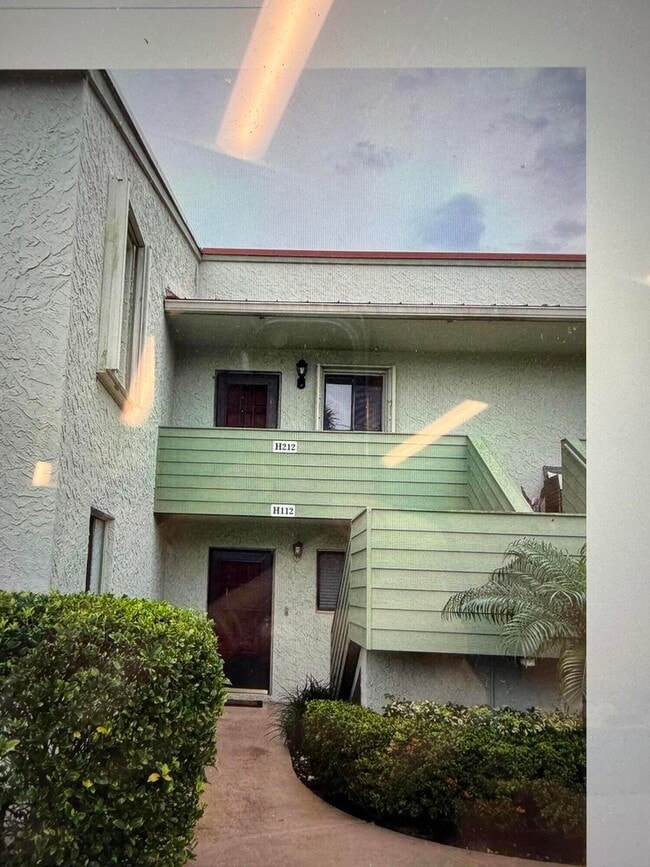 Building Photo - 5403 SE Miles Grant Rd Unit 212 Rental