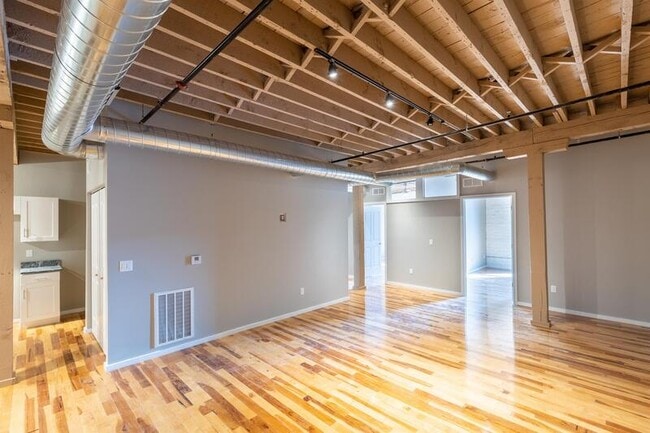 Building Photo - 116 N 4th St Unit 214