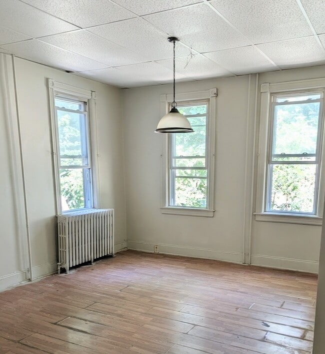 Photo - 105 Broad St Unit 1