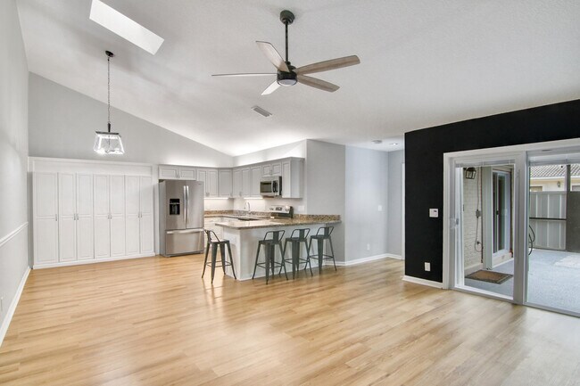 Photo - 12624 Woodmill Dr
