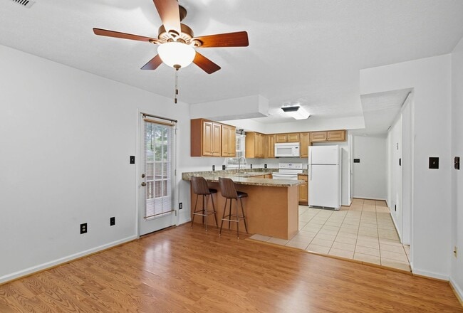 Photo - 40 Westview Dr