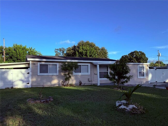 Photo - 7115 Orpine Dr N