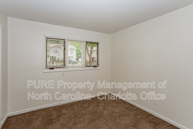 Photo - 1832 J Julian Ln