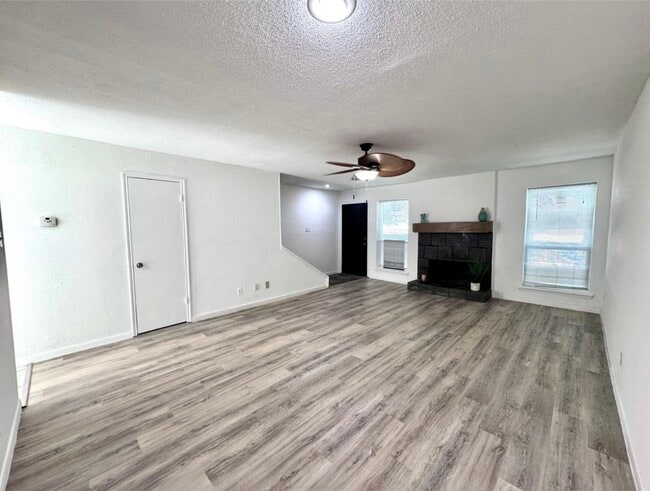 Photo - 9901 Sharpcrest St Unidad M6