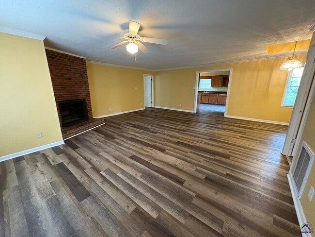 Photo - 1301 Tucker Rd