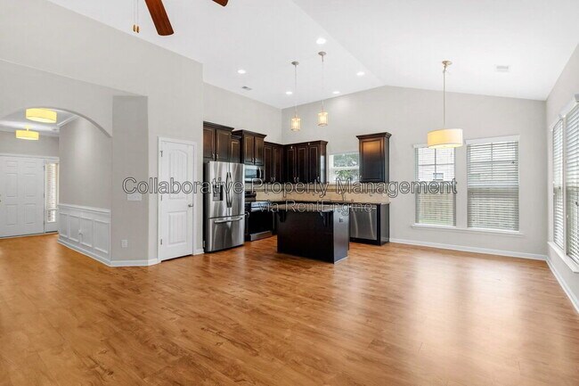 Photo - 105 Richmond Walk Dr