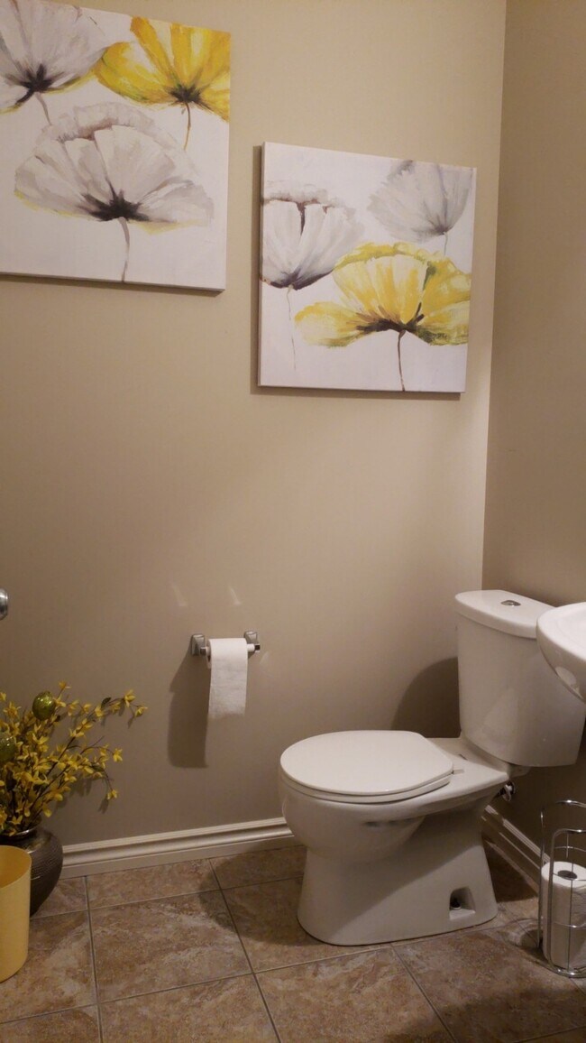 Photo - 3 Bed 2.5 Bath Unit in Fort Mcmurray, AB Unité 1