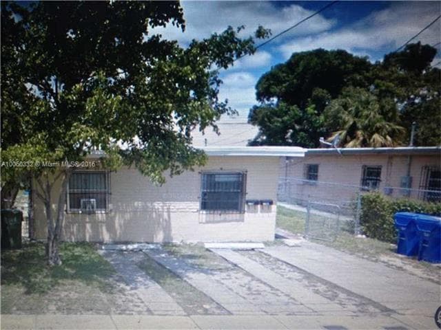 Building Photo - 3 bedroom in Miami FL 33150