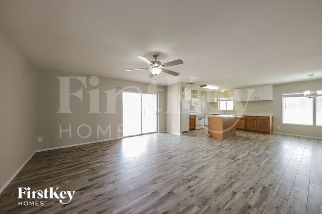 Photo - 4702 W Paradise Ln