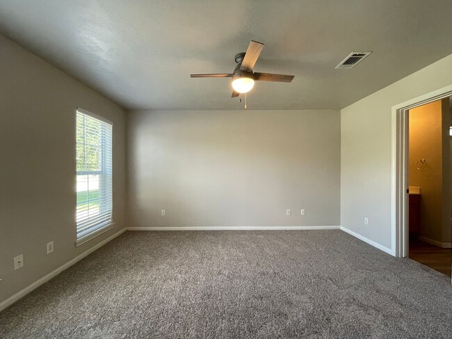 Photo - Updated 4 Bed, 3 Bath Home for Fall 2026 Move In!