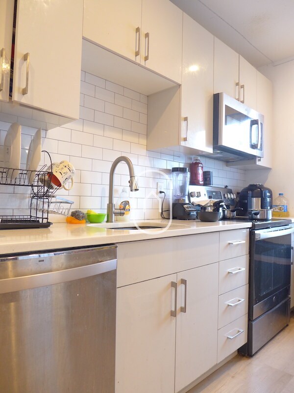 Photo - 2817 Washington St