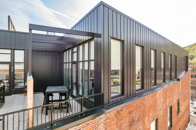 2BR,1BA-1,183SF - The Franklin on Penn Apartments